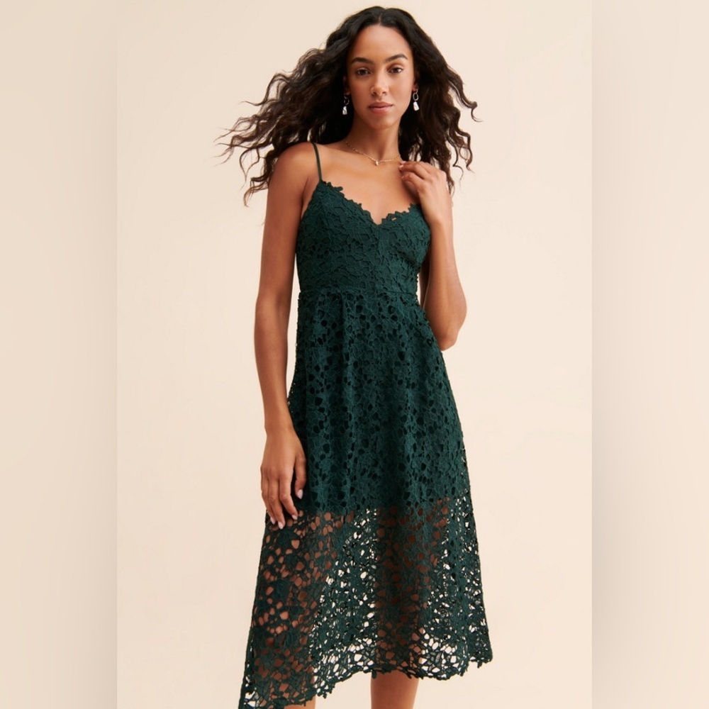 Anthropologie Astr The Label Lace V-Neck Midi Dress